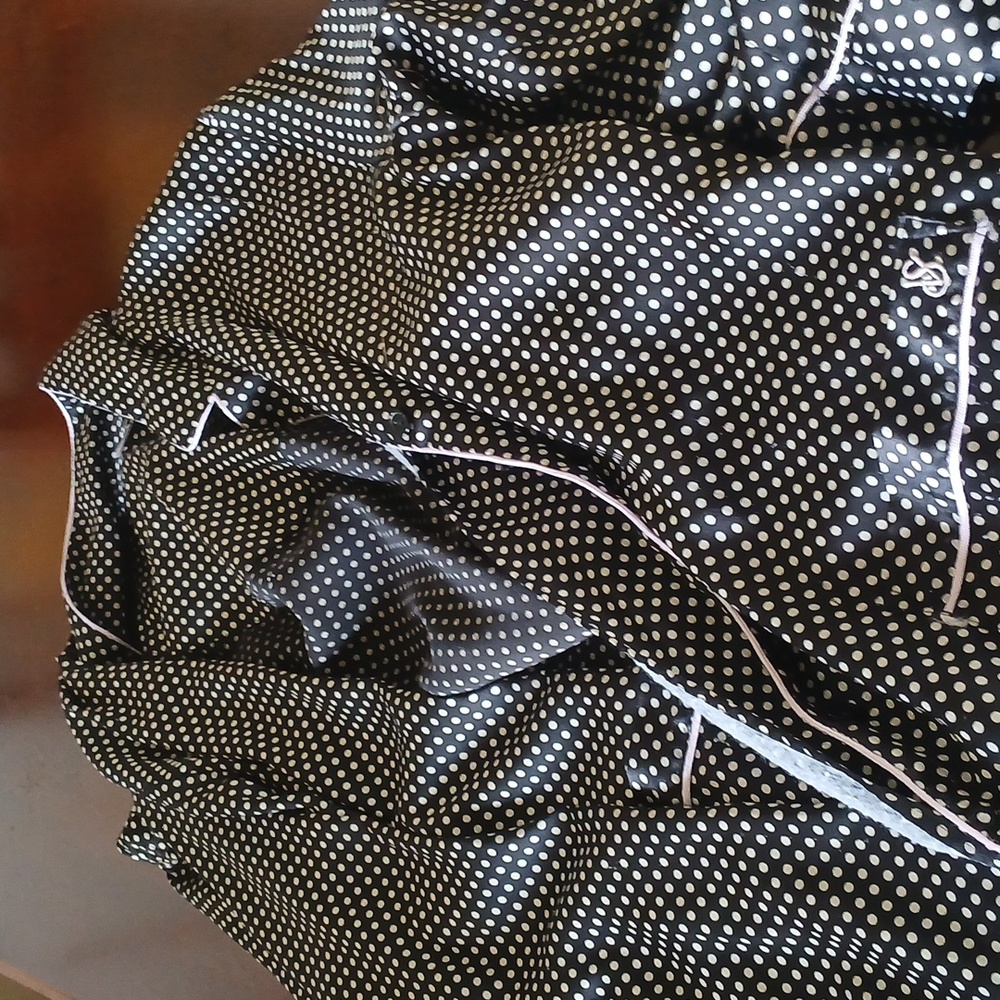 Victoria's Secret Women's Silky Black Pijamas - Picture 6 of 6